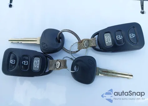 2011 Hyundai Elantra Gls z USA, uszkodzony, nr VIN 5NPDH4AE0BH028334